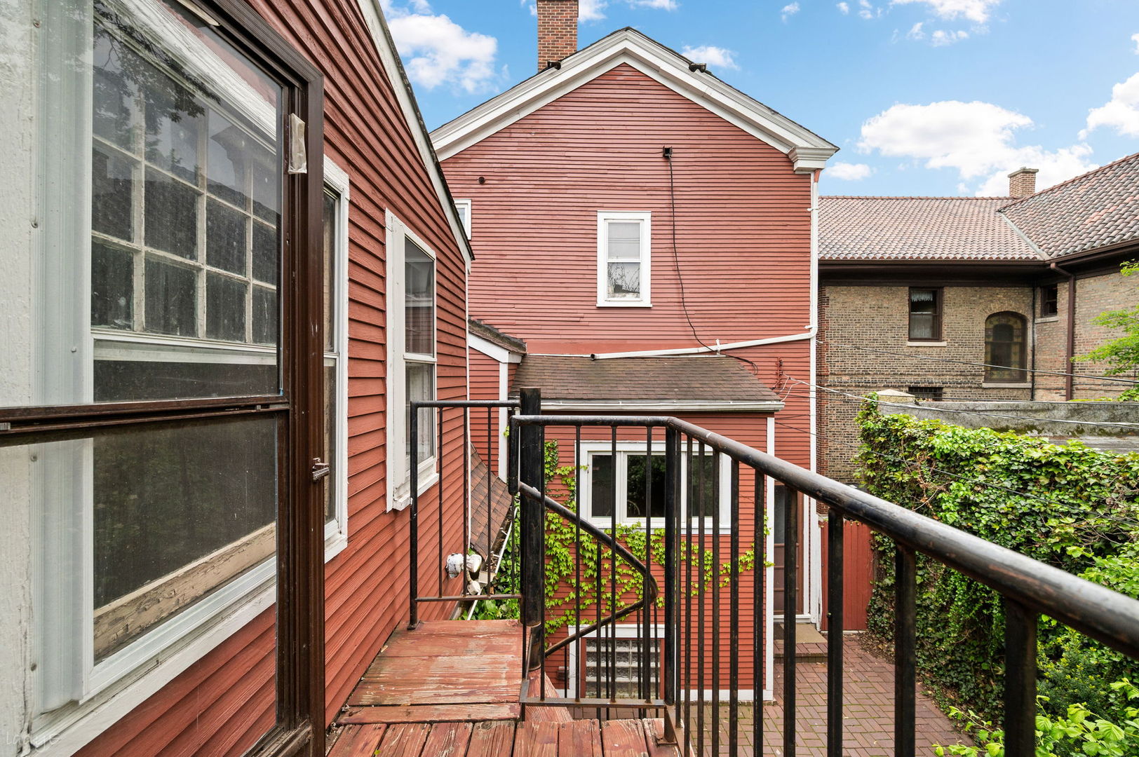 832 West Junior Terrace Chicago IL 60613