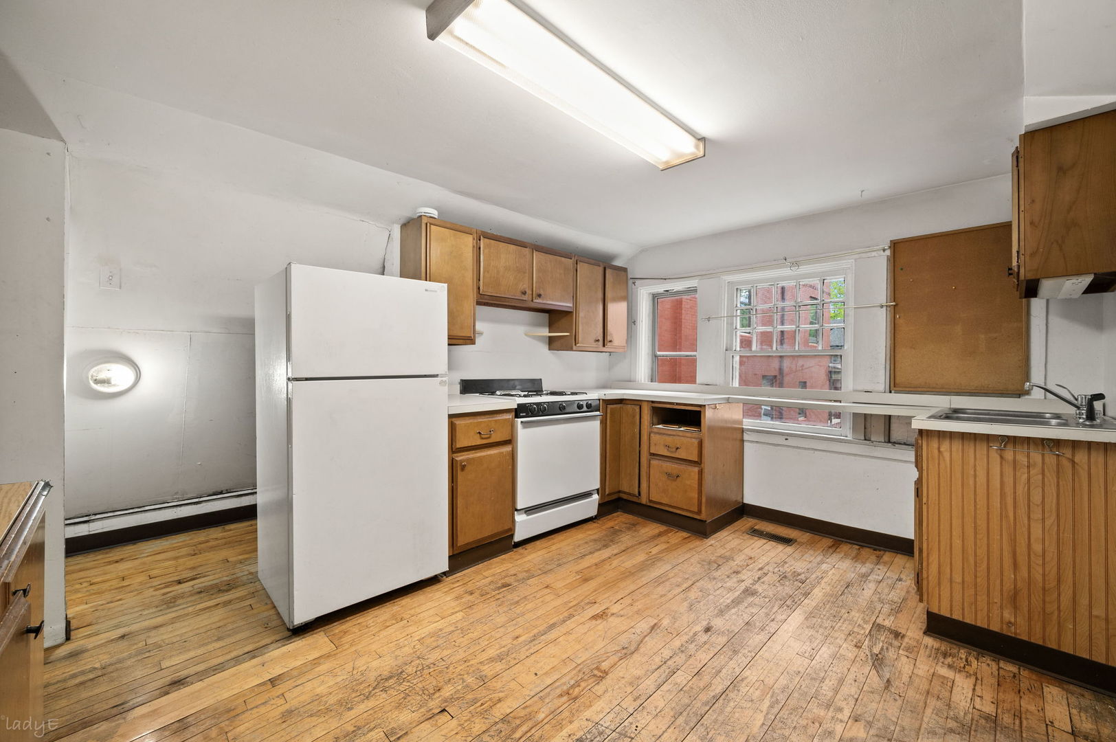 832 West Junior Terrace Chicago IL 60613