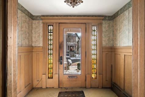 832 West Junior Terrace Chicago IL 60613