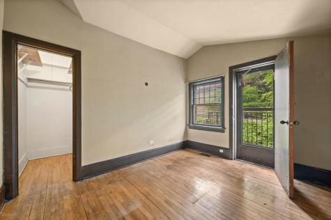 832 West Junior Terrace Chicago IL 60613