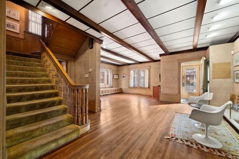 832 West Junior Terrace Chicago IL 60613