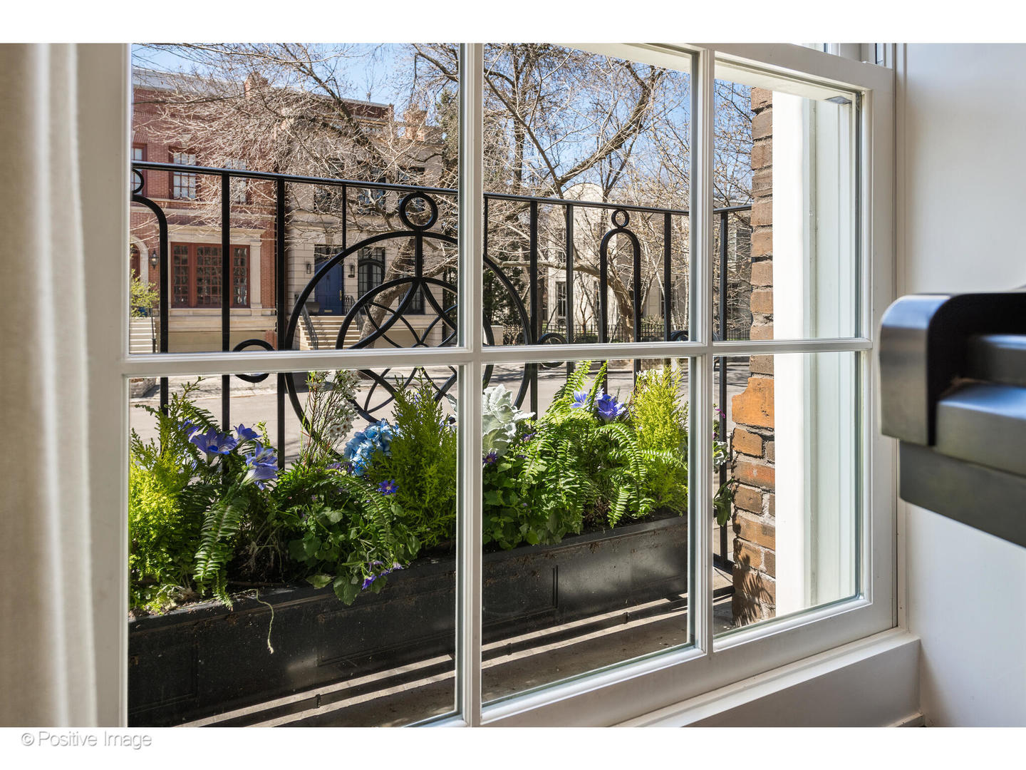 1853 North Burling Street Chicago IL 60614