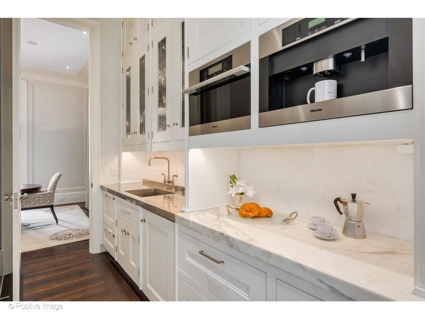 1853 North Burling Street Chicago IL 60614