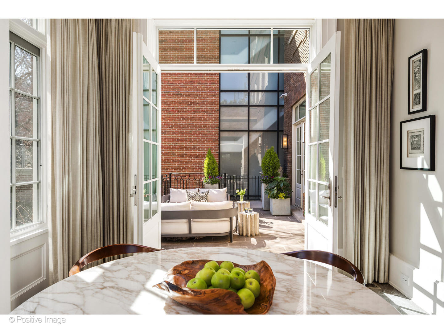 1853 North Burling Street Chicago IL 60614