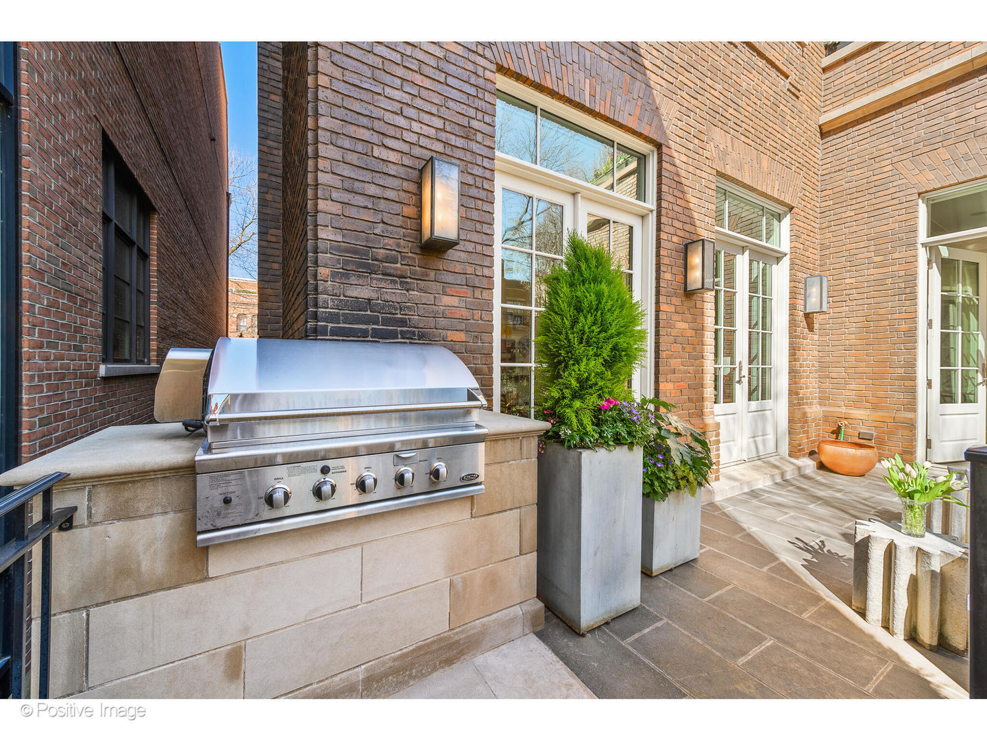 1853 North Burling Street Chicago IL 60614