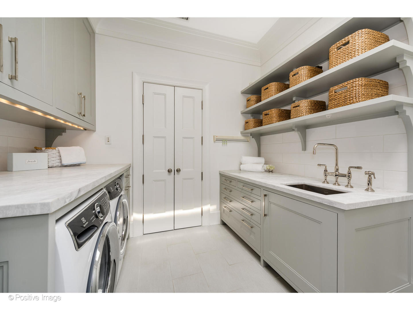 1853 North Burling Street Chicago IL 60614