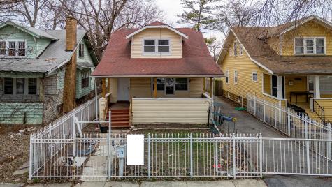 15117 Vine Avenue Harvey IL 60426
