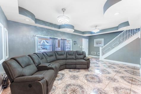 15117 Vine Avenue Harvey IL 60426
