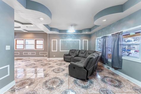 15117 Vine Avenue Harvey IL 60426