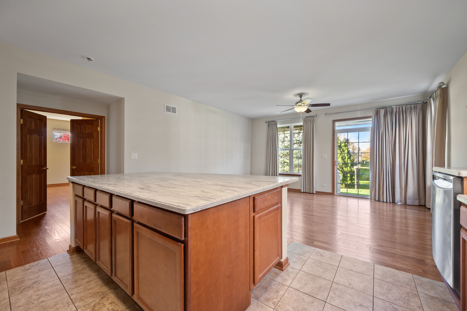 1176 Heathrow Lane Aurora IL 60502