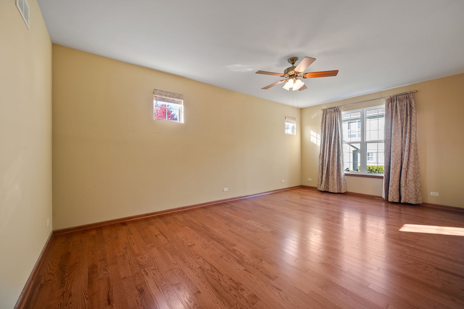 1176 Heathrow Lane Aurora IL 60502