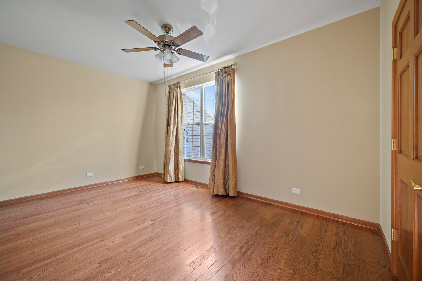 1176 Heathrow Lane Aurora IL 60502