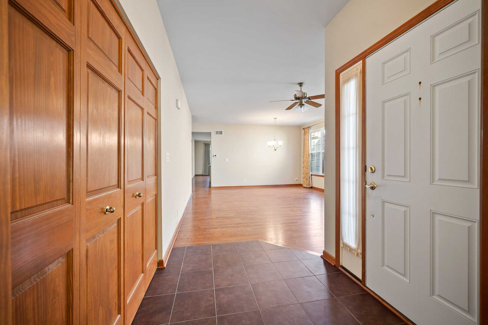 1176 Heathrow Lane Aurora IL 60502