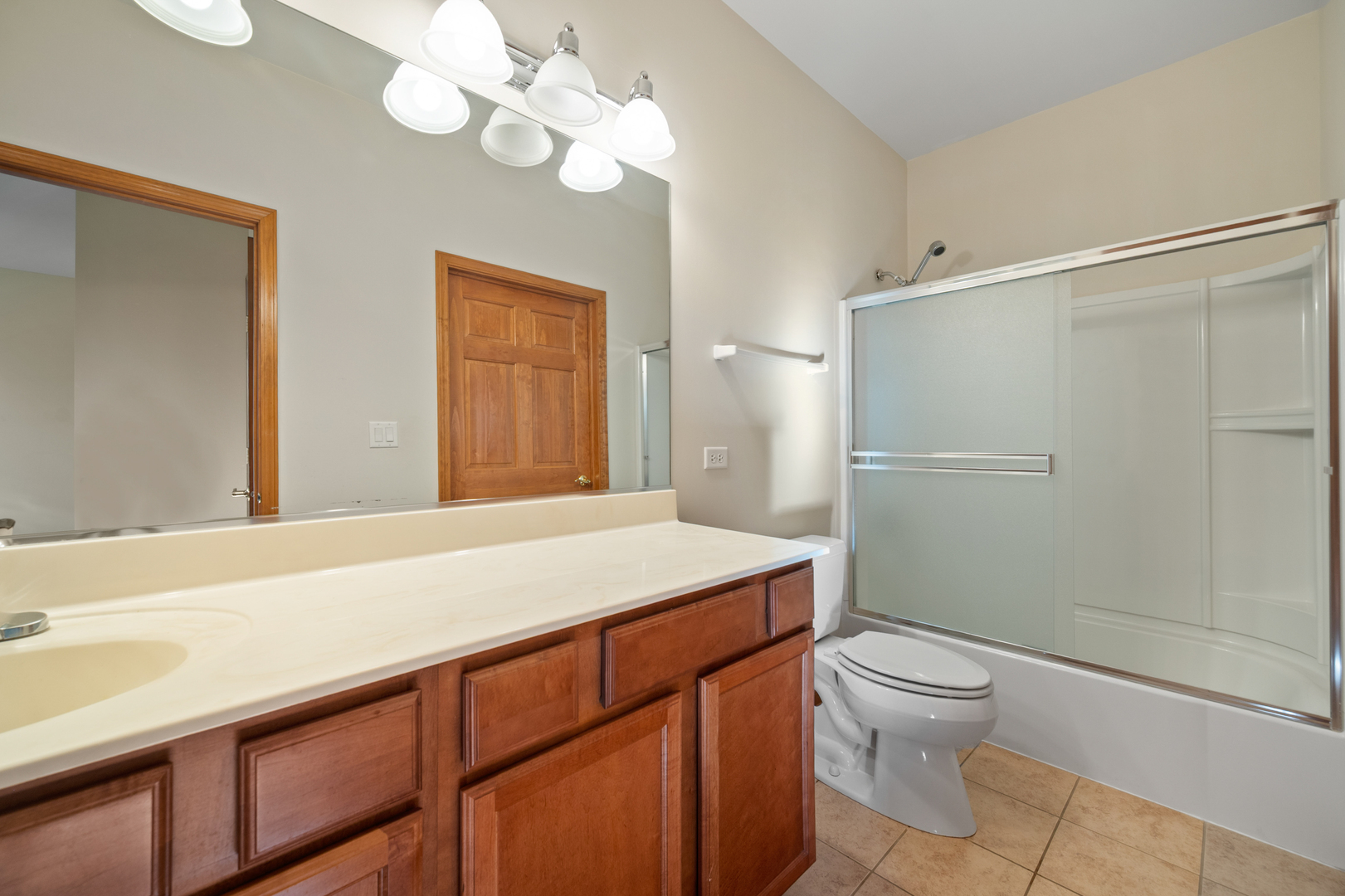 1176 Heathrow Lane Aurora IL 60502