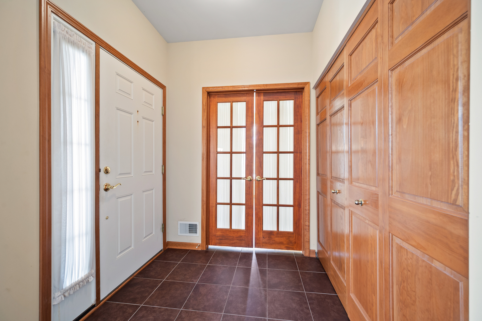 1176 Heathrow Lane Aurora IL 60502