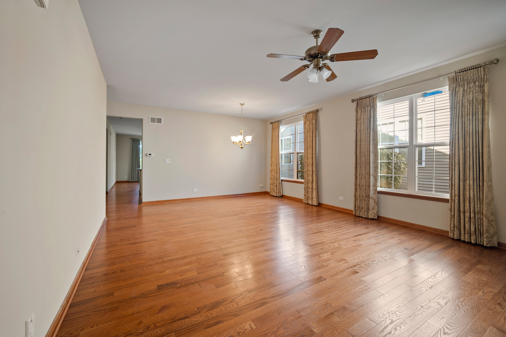 1176 Heathrow Lane Aurora IL 60502