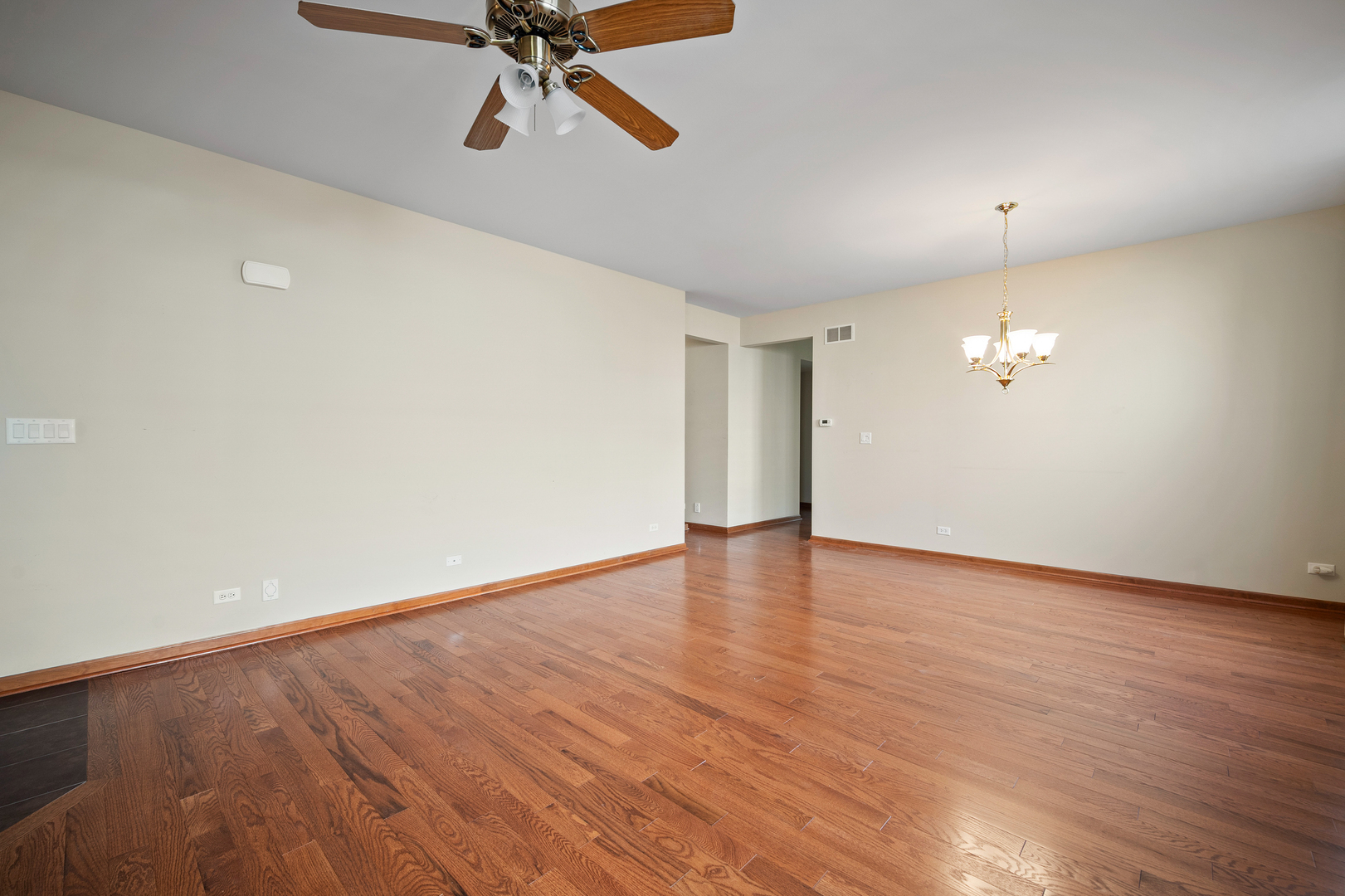 1176 Heathrow Lane Aurora IL 60502