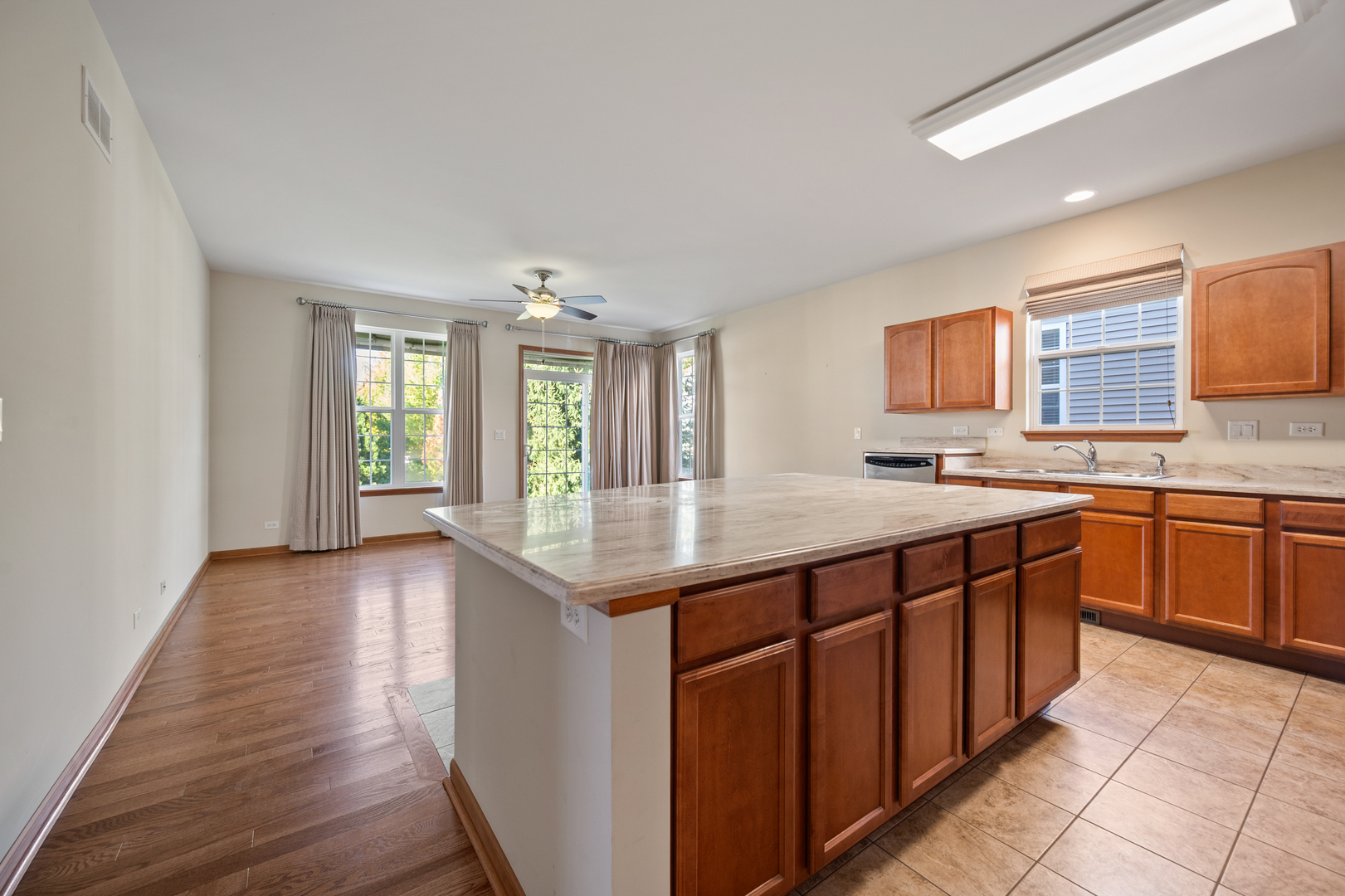 1176 Heathrow Lane Aurora IL 60502