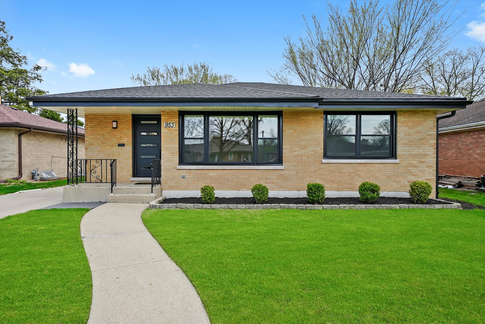 953 South Parkside Avenue Elmhurst IL 60126