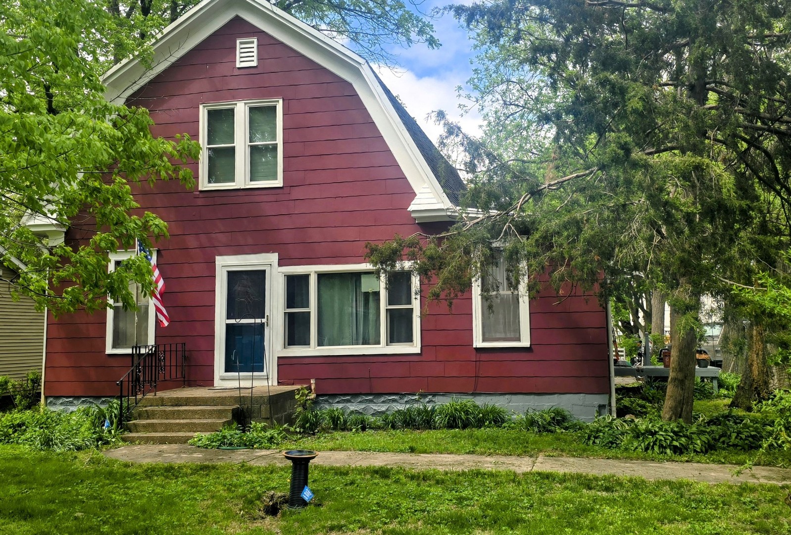114 East Center Street Seymour IL 61875