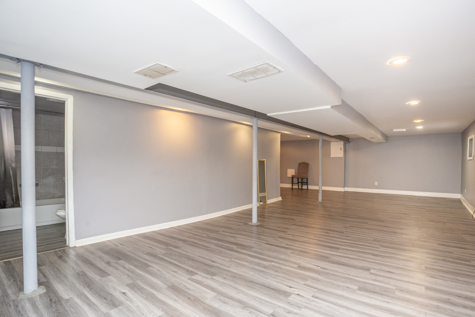 9111 South Kingston Avenue Chicago IL 60617