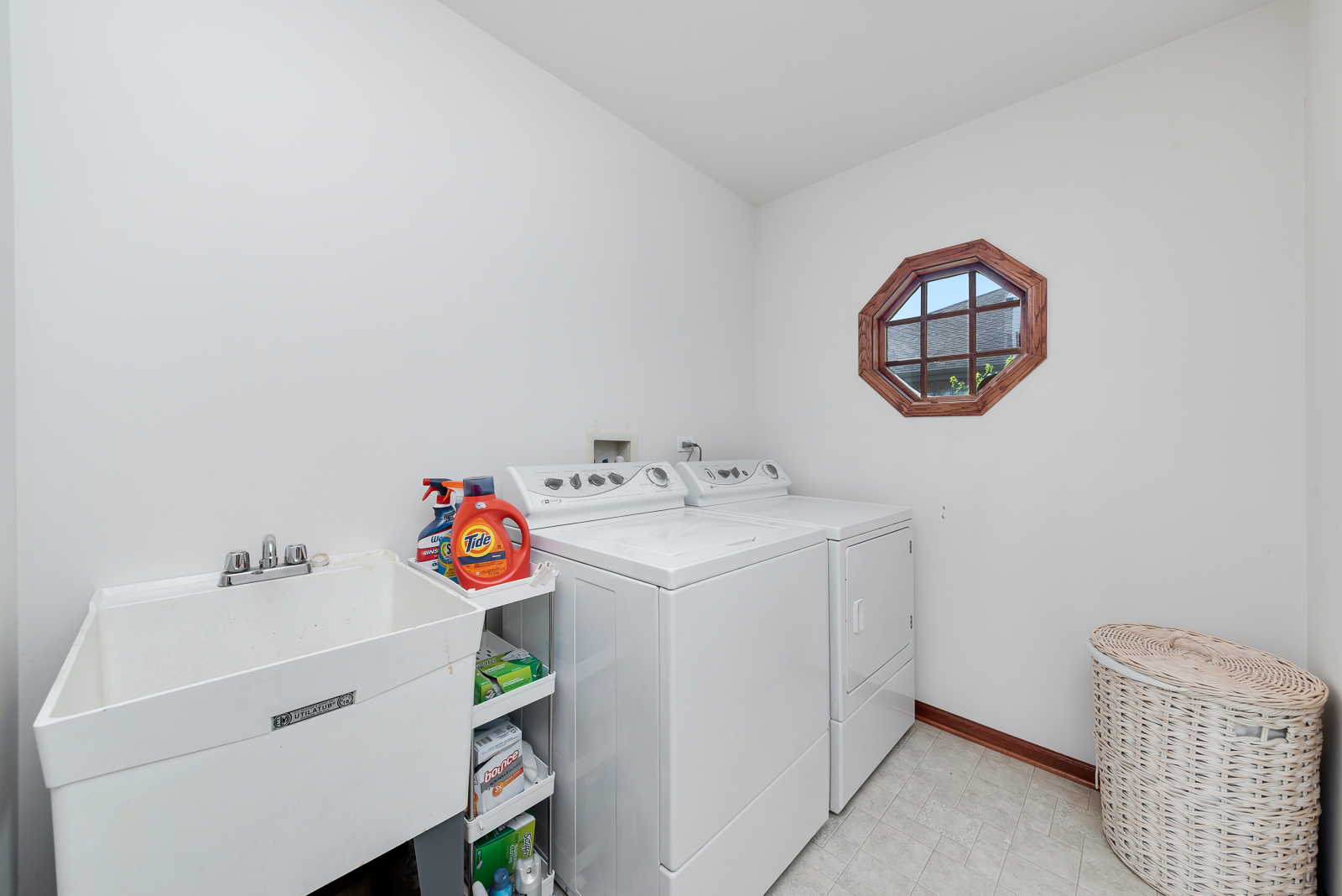 1629 Chauser Lane Woodridge IL 60517