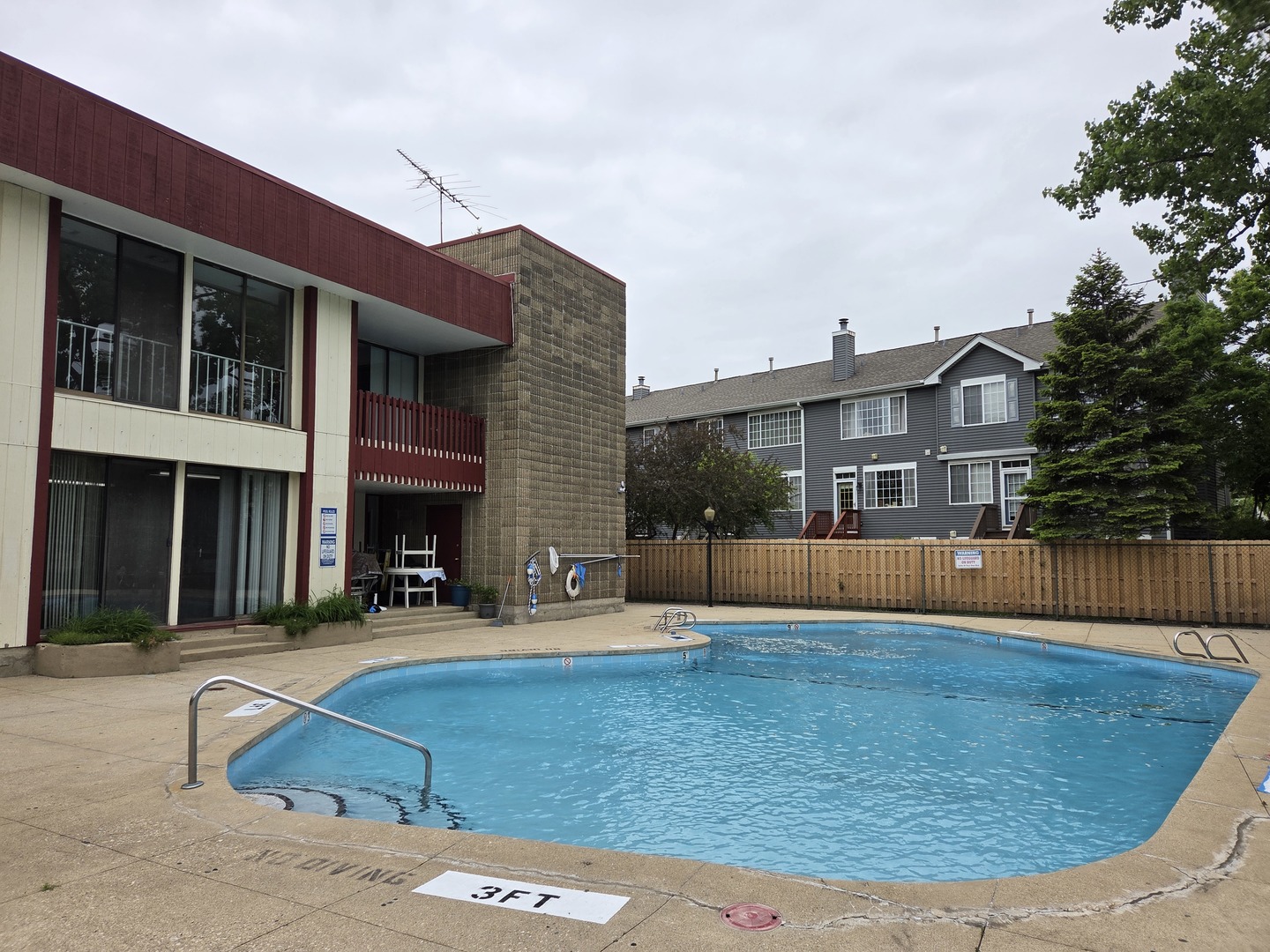 5450 Astor Lane Rolling Meadows IL 60008