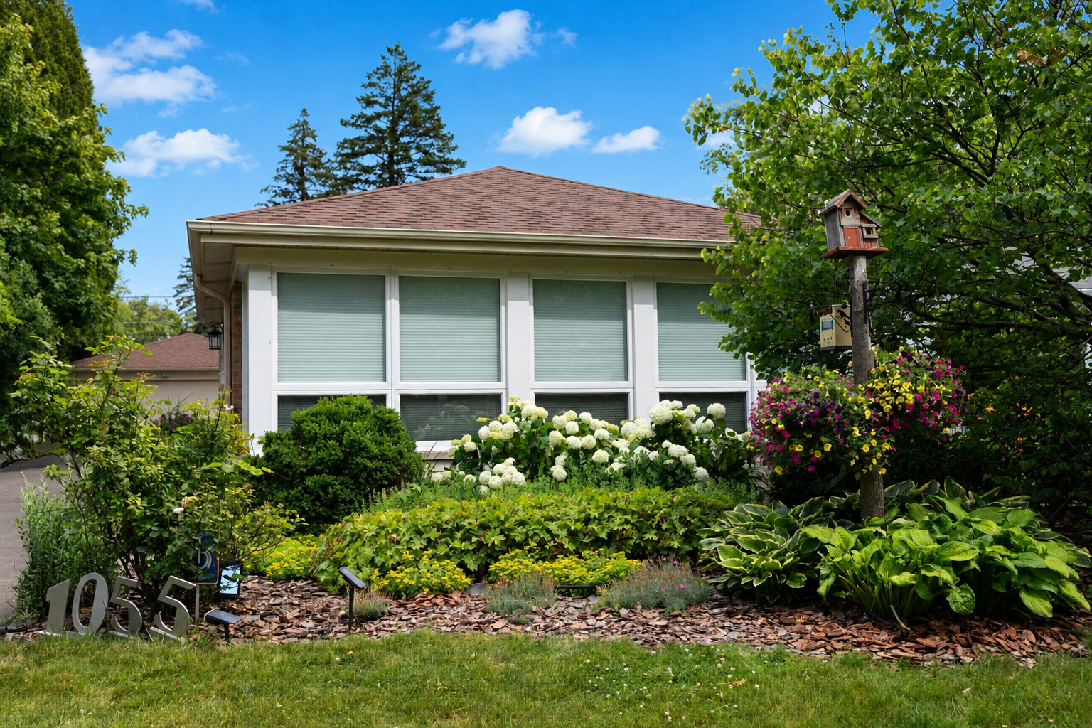 1055 Hillcrest Avenue Highland Park IL 60035