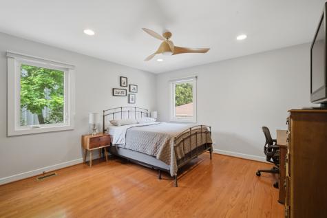 1055 Hillcrest Avenue Highland Park IL 60035