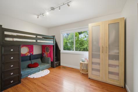 1055 Hillcrest Avenue Highland Park IL 60035