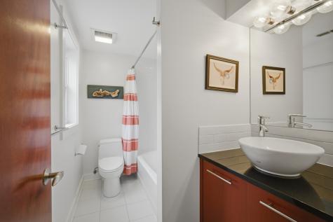 1055 Hillcrest Avenue Highland Park IL 60035