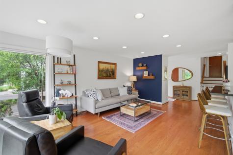 1055 Hillcrest Avenue Highland Park IL 60035