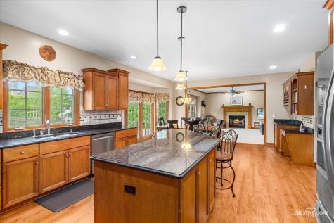 614 Pine Street Sugar Grove IL 60554