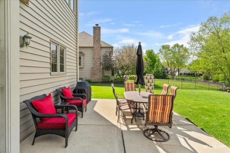 614 Pine Street Sugar Grove IL 60554