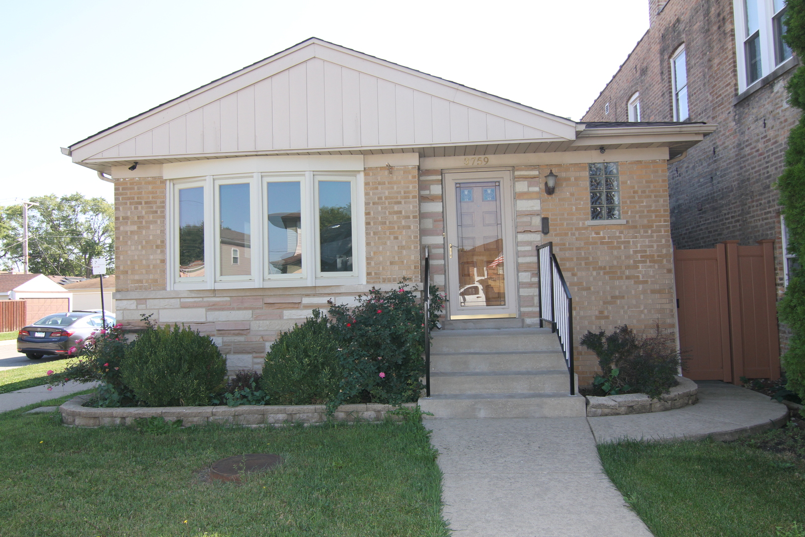 3759 North Pioneer Avenue Chicago IL 60634