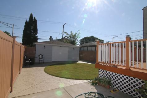 3759 North Pioneer Avenue Chicago IL 60634