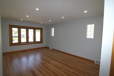 3759 North Pioneer Avenue Chicago IL 60634