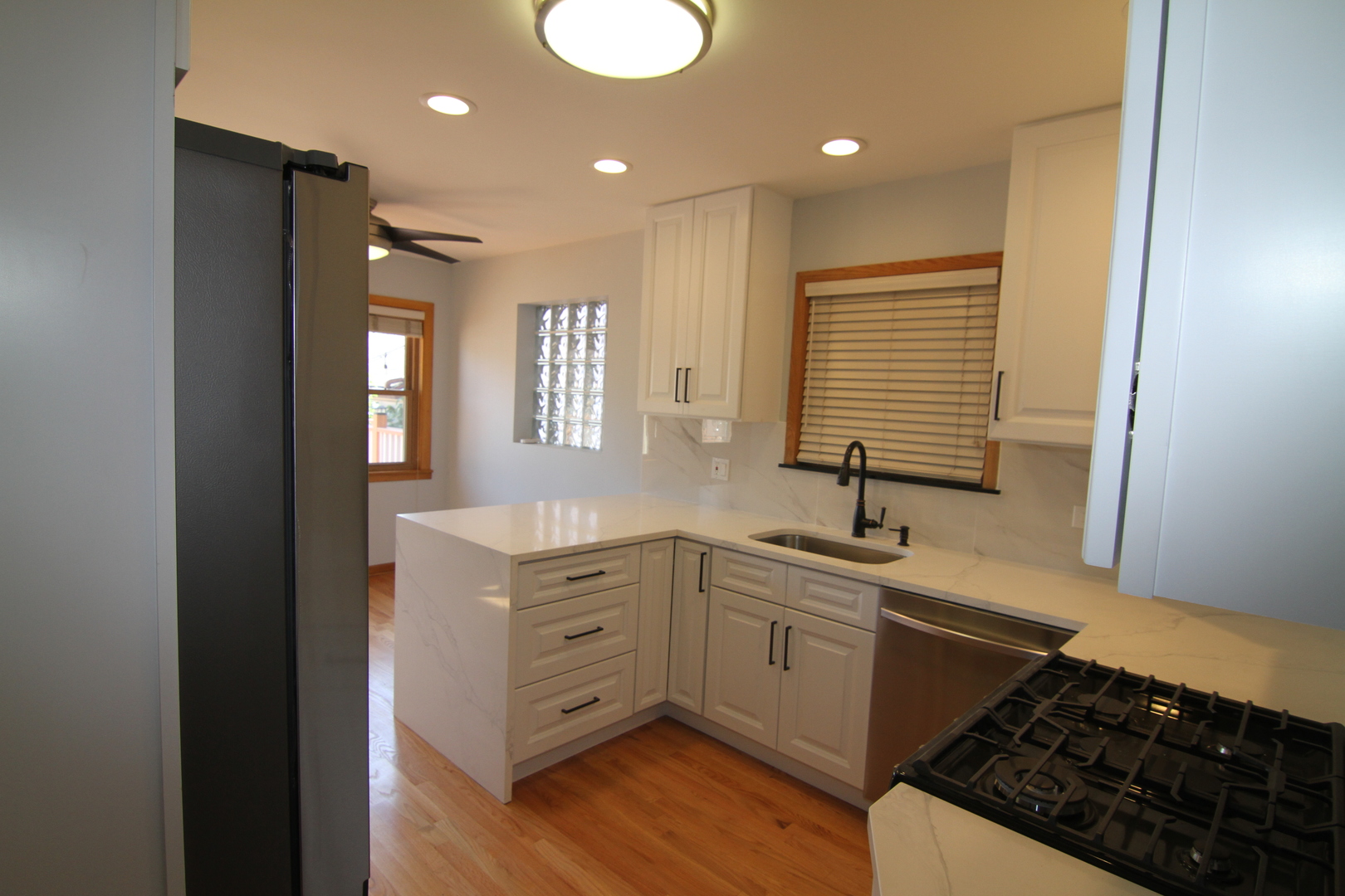 3759 North Pioneer Avenue Chicago IL 60634