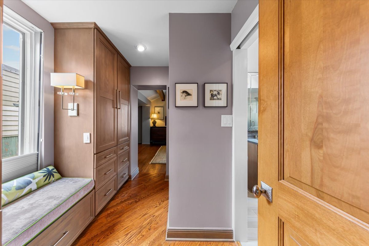 2324 West Mclean Avenue Chicago IL 60647