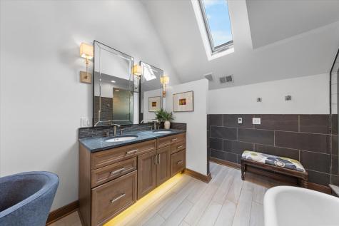 2324 West Mclean Avenue Chicago IL 60647