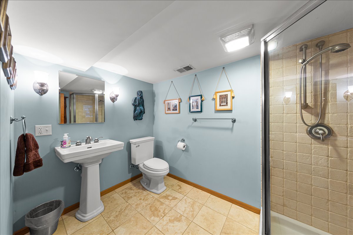 2324 West Mclean Avenue Chicago IL 60647