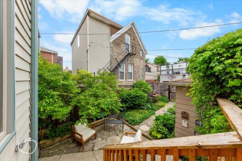 2324 West Mclean Avenue Chicago IL 60647