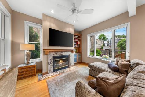2324 West Mclean Avenue Chicago IL 60647