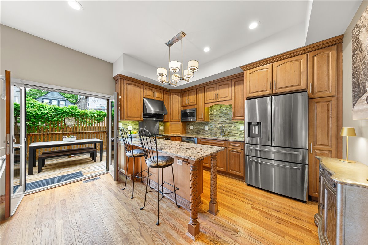 2324 West Mclean Avenue Chicago IL 60647