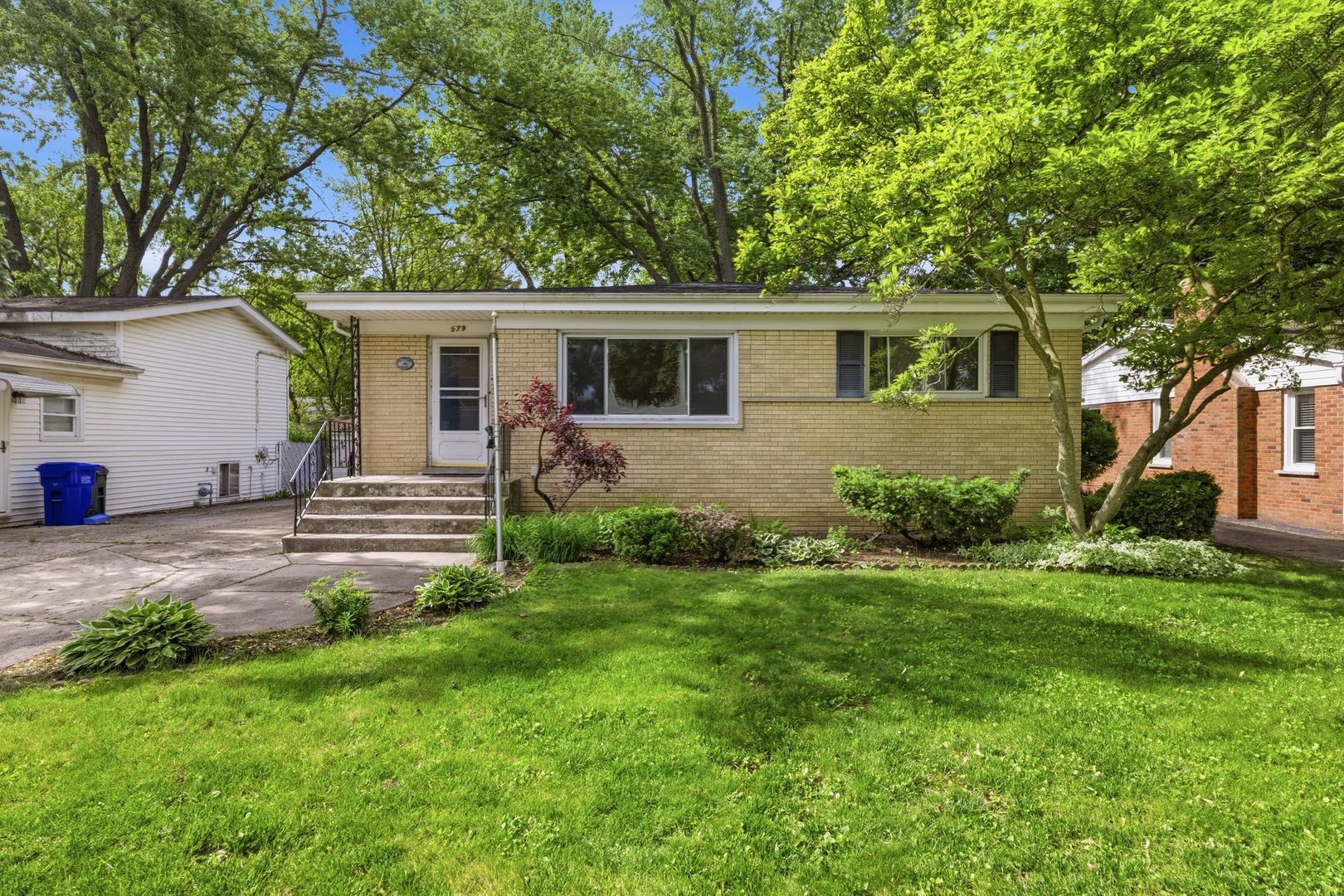 579 Dawes Avenue Glen Ellyn IL 60137