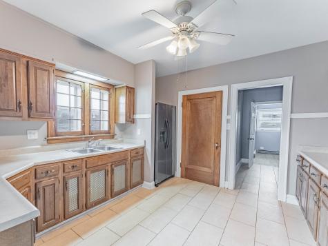 2246 Clinton Avenue Berwyn IL 60402