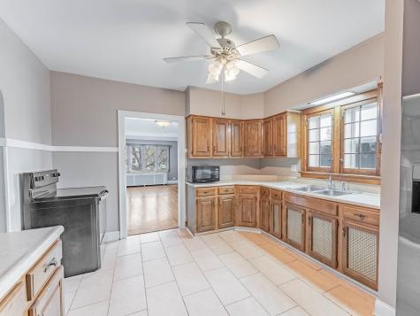 2246 Clinton Avenue Berwyn IL 60402