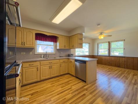 8636 40TH Street Lyons IL 60534