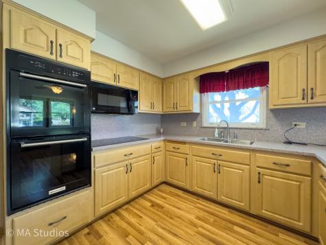 8636 40TH Street Lyons IL 60534