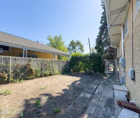 8636 40TH Street Lyons IL 60534